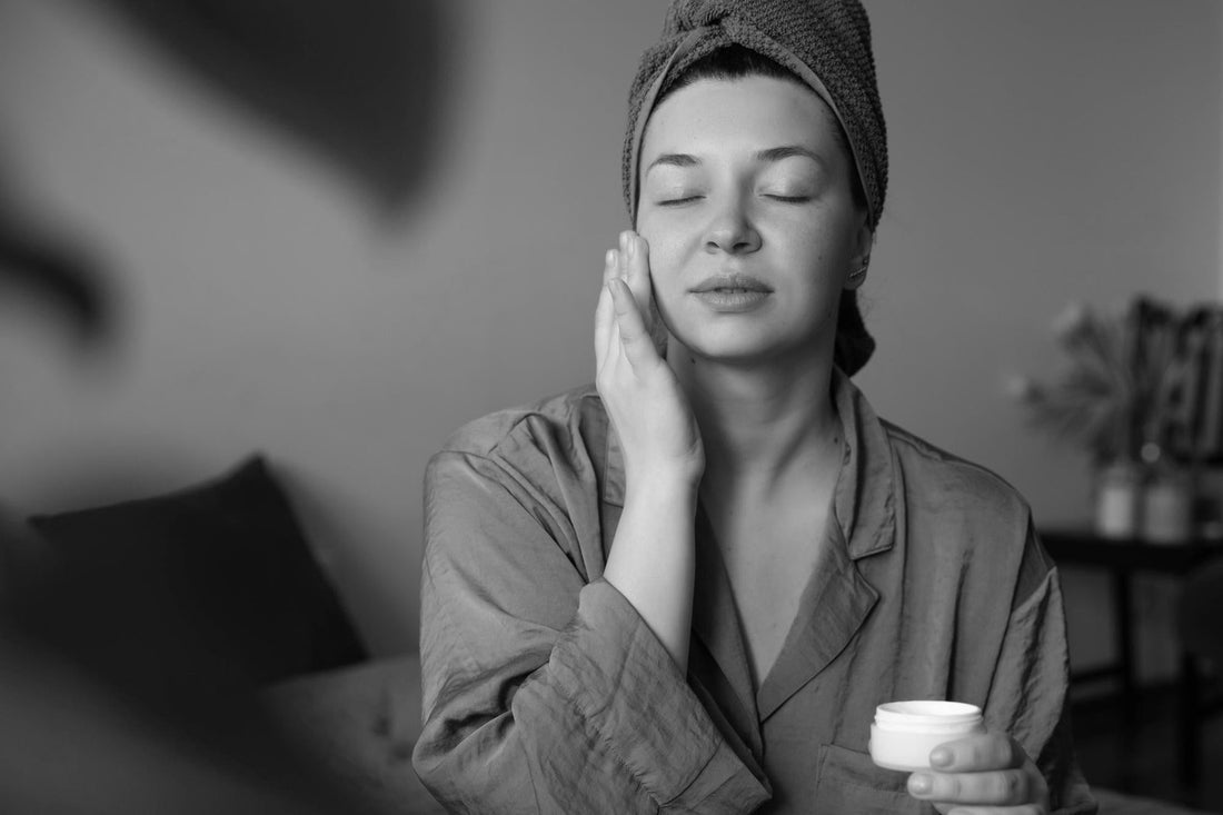 ¿Cómo crear un ritual nocturno que realmente ayude a regenerar tu piel?