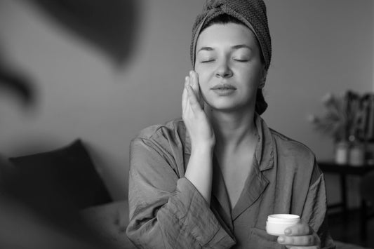 ¿Cómo crear un ritual nocturno que realmente ayude a regenerar tu piel?